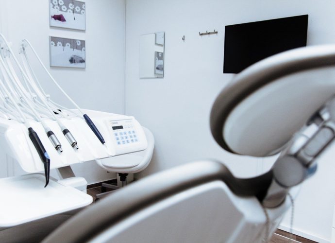 Co oferuje współczesna stomatologia?